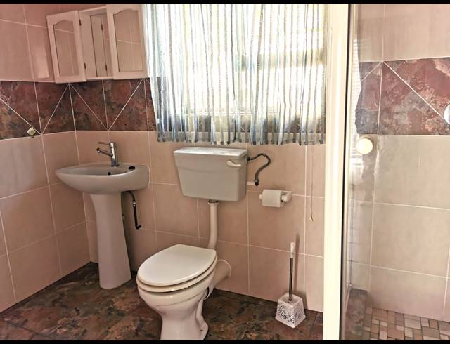 1 BEDROOM FLAT TO LET IN DWARSKERSBOS